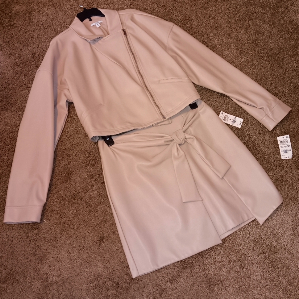 Bar lll Females leather outfit